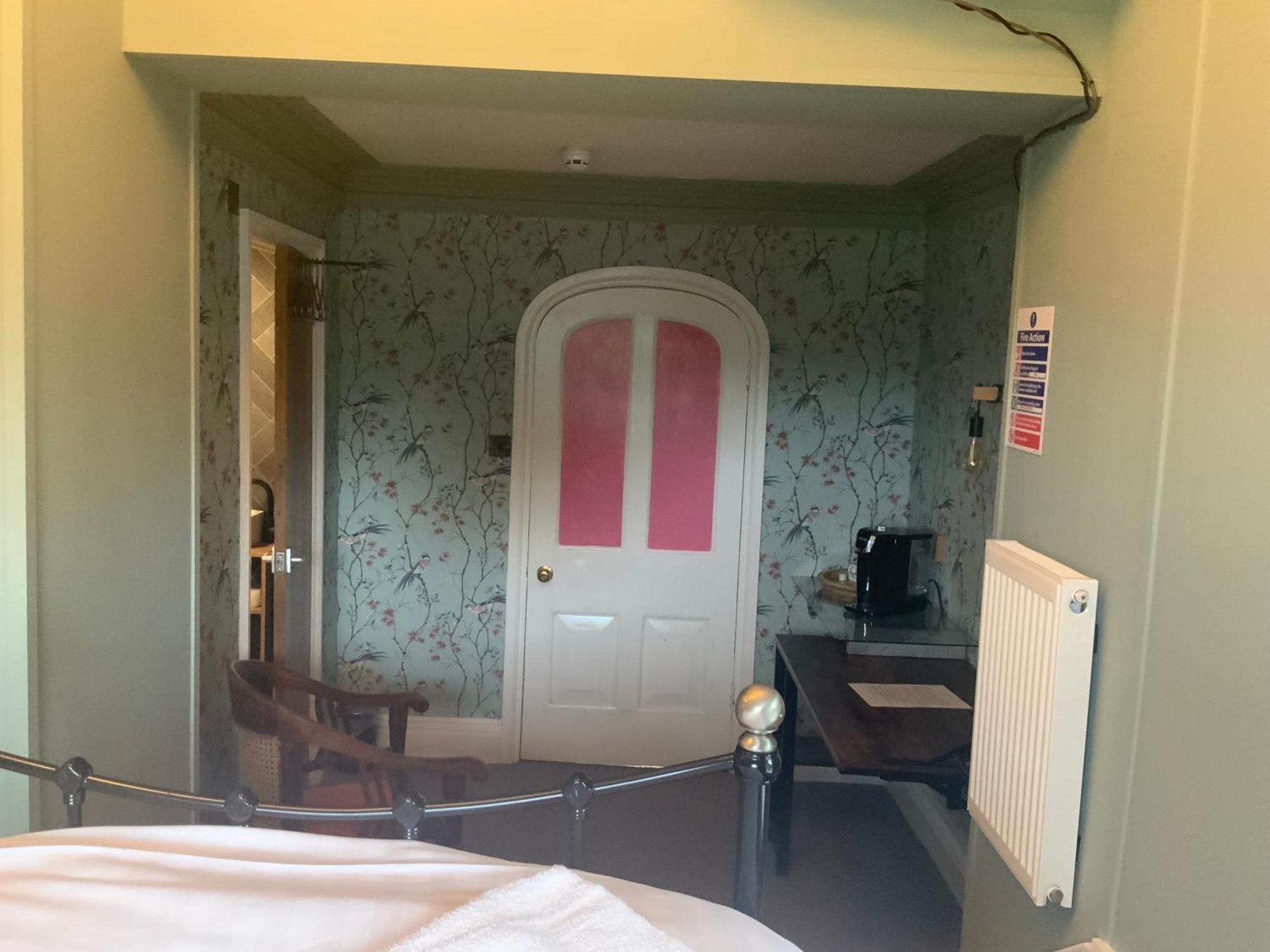 The White House Hotel Sennybridge Quarto foto